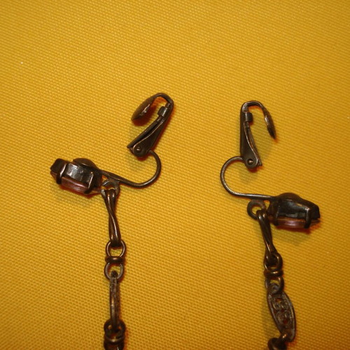 Vintage earrings with clip like new