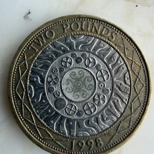 British 2-pound coin used, 1998, Technology design