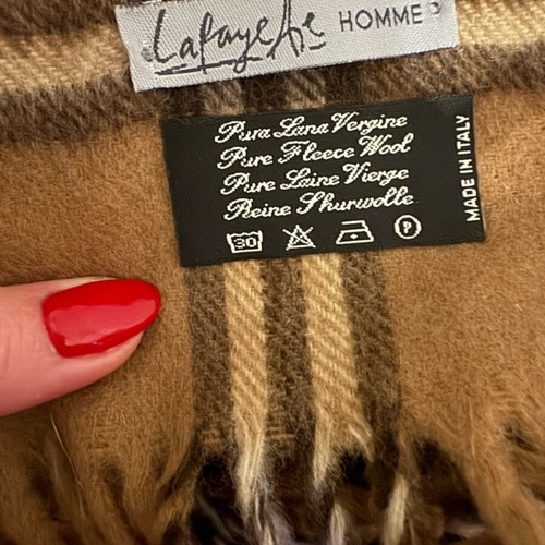Galléries Lafayette 100% wool scarf like new, beige
