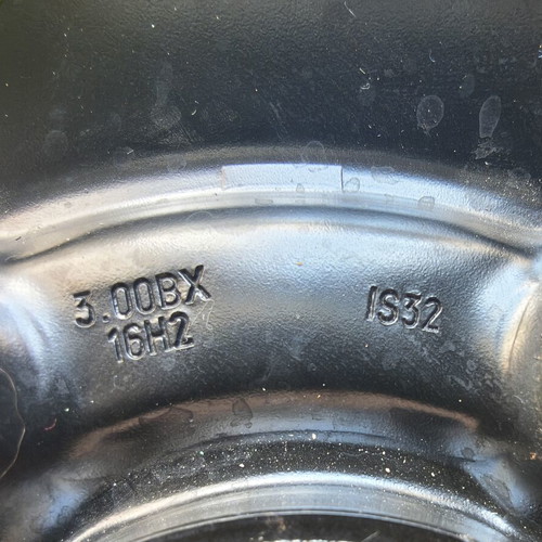 BMW 116 F20 spare tire used