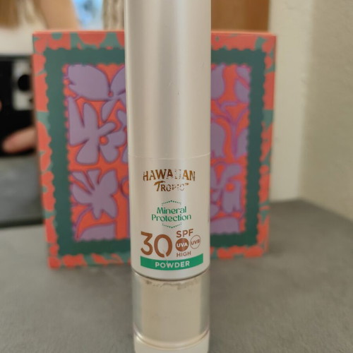 Hawaiian Tropic Mineral Protection Powder SPF 30 like new