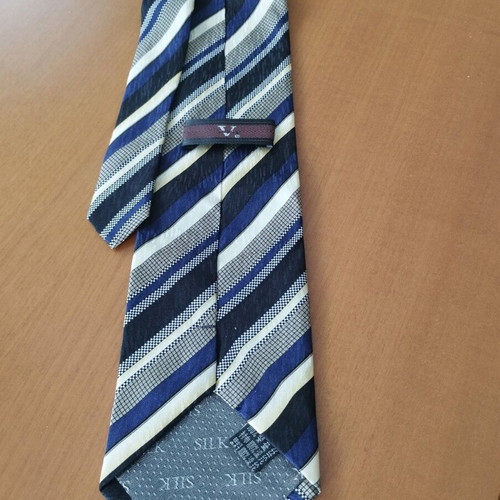 Te di hua lun silk men's tie new in box, navy blue stripes