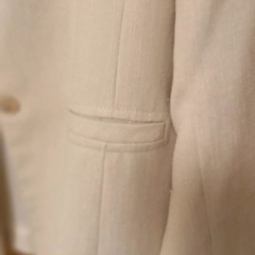 Ecru three-button jacket like new