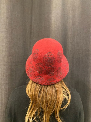 Becato wool hat like new, wine red