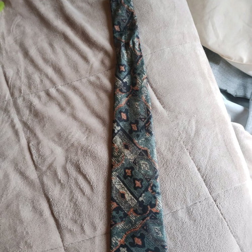 Men's tie Italian design with oil colors like new, green
