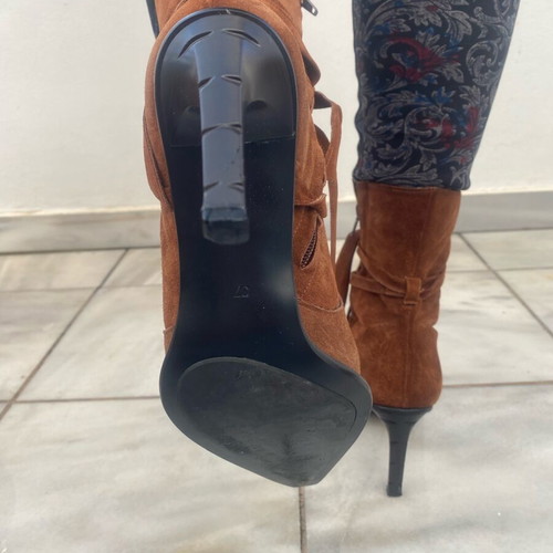Suede brown mid-length boots like new, size 37