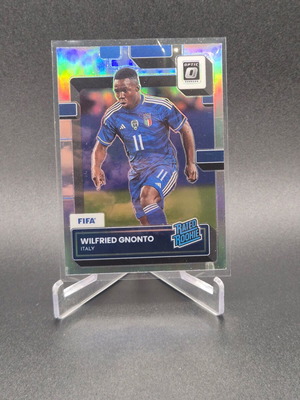 2022 Panini Donruss Rated Optic Holo Prizm Wilfried Gnonto μεταχειρισμένη κάρτα Rookie