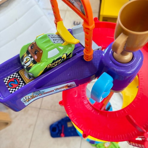 VTech large 2-in-1 tower with toy car like new