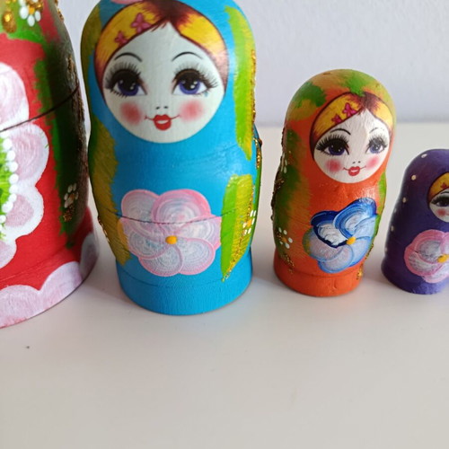 Matryoshka Babushka wooden hand-painted 5 in 1 like new