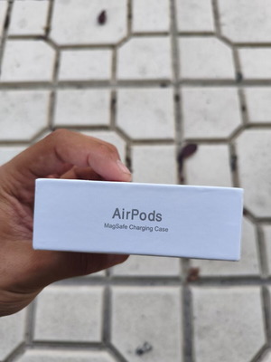 Bluetooth earbuds