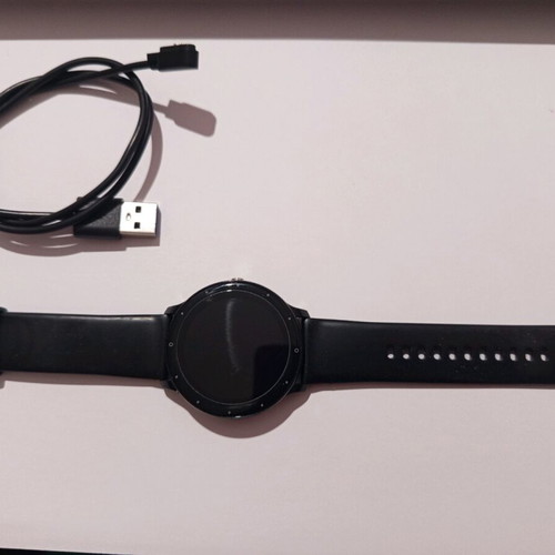 Smart watch like new with screen protection and charging cable