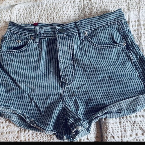 Salt and Pepper denim shorts medium, like new, blue and white