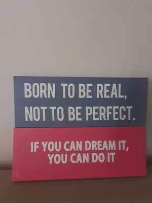 Modern wall frames Scandinavian style like new, set of 2 with motivational quotes