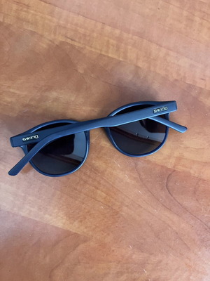 Swing blue sunglasses like new