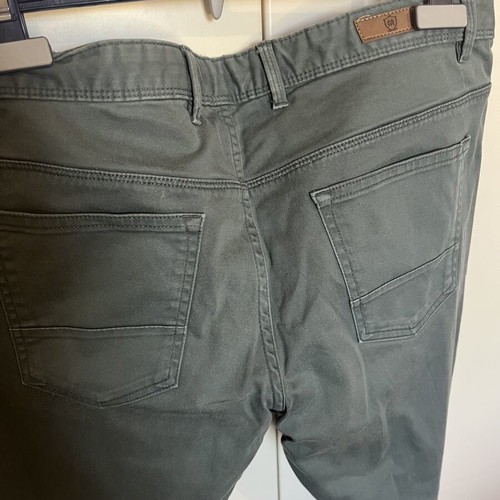 Massimo Dutti green men's pants size 42 like new