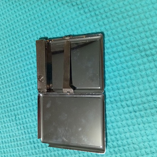 Metal cigarette case Australia 100$ like new with removable lighter