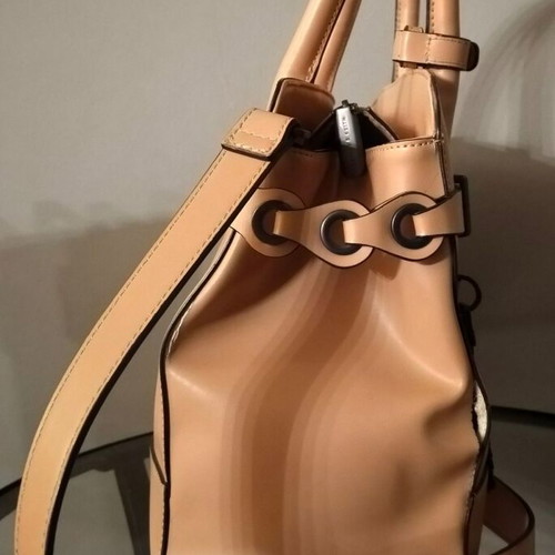 Τσάντα Charles & Keith nude μεταχειρισμένη χειρός με λουράκι ώμου