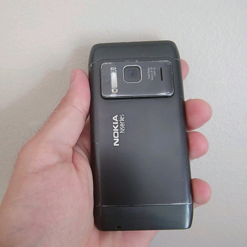 Nokia N8 used with broken charging port