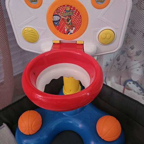 Basketball with balls for 6-12 months like new with sounds
