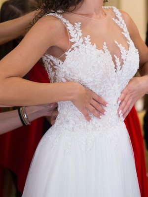 Demetrios Cosmobella Milano wedding dress like new, white