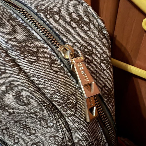 Guess bag in excellent condition