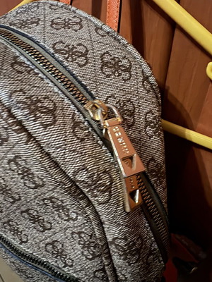 Guess bag in excellent condition