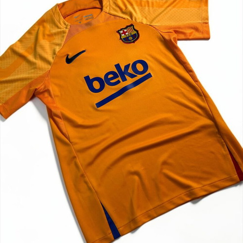 Nike FC Barcelona Vintage Y2K 2021-2022 Beko Training T-shirt like new, orange navy