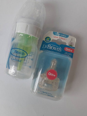 Baby Bottle and Nipples Set new
