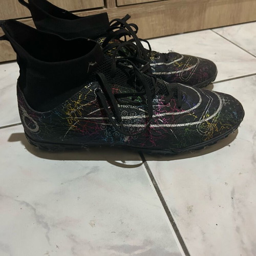 Football shoes new with studs and sock size 44/44.5