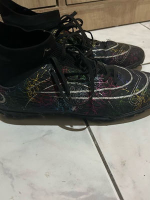 Football shoes new with studs and sock size 44/44.5