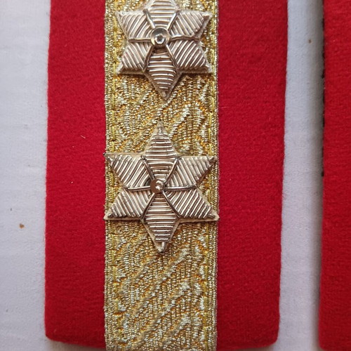 Collectible military captain epaulettes like new