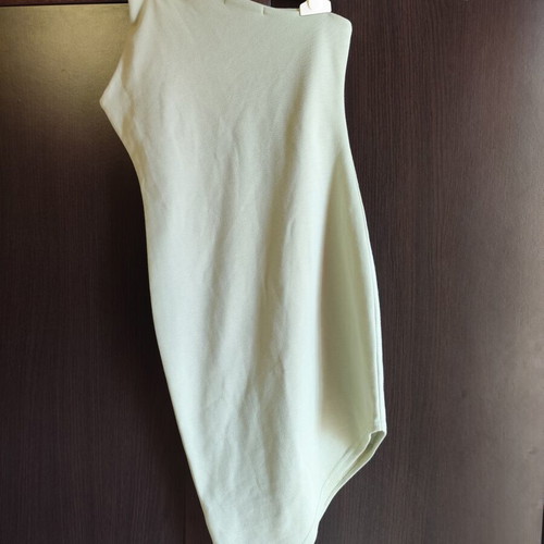 Short dress size M light green like new, slim fit