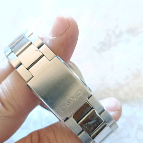 Casio wristwatch used, lightweight with analog display