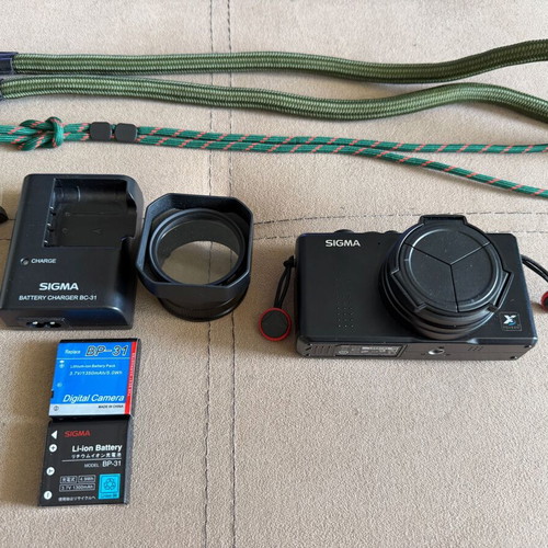 Sigma DP1s camera like new, rare model with Foveon X3 sensor