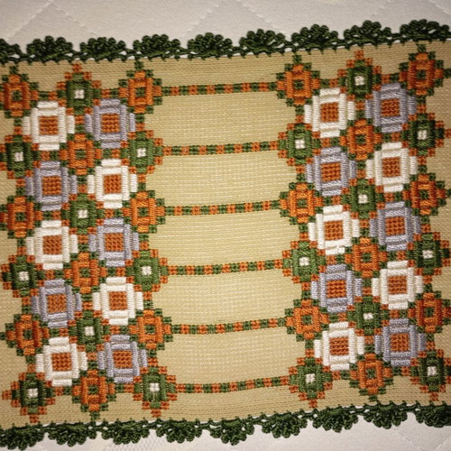 Set of handmade vintage embroideries like new, 1 large and 3 small