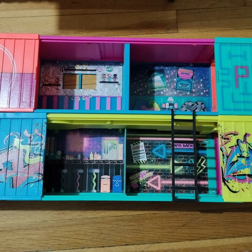 LOL Surprise dollhouse