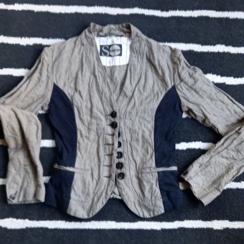 Vintage women's fitted jacket like new, black and beige