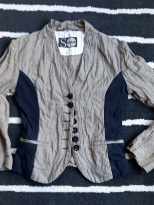 Vintage women's fitted jacket like new, black and beige