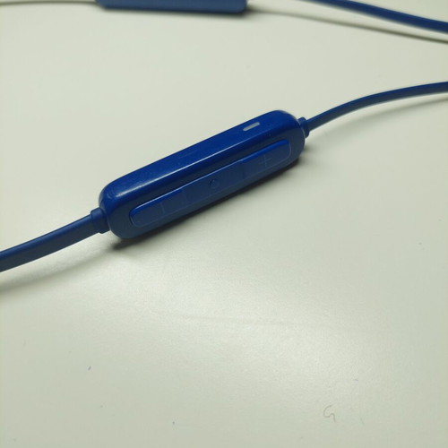 JBL Tune 110BT wireless earbuds blue, new