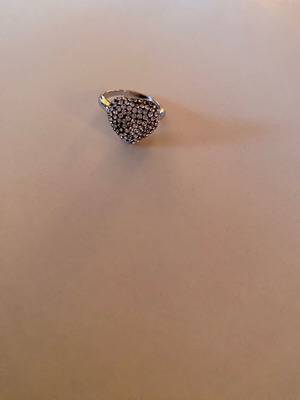 Forzieri heart ring like new with white rhinestones