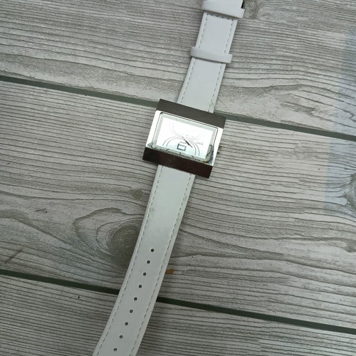 Dolce & Gabbana women's watch used, leather strap, silver