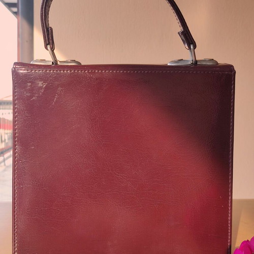 Vintage Italian burgundy patent leather handbag 70s-80s used