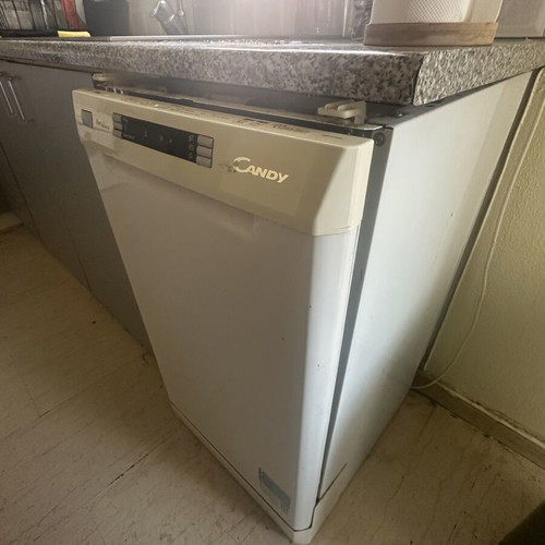 Candy dishwasher white for 10 place settings 45cm like new