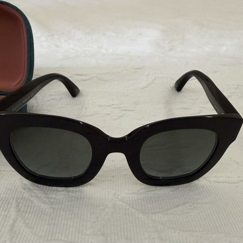 Gucci GG0208S001 sunglasses new, black and grey