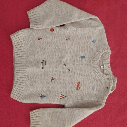 Sweater warm like new for 18 months with shoulder buttons