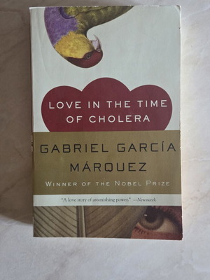 Love in the Time of Cholera by Gabriel García Márquez like new, English