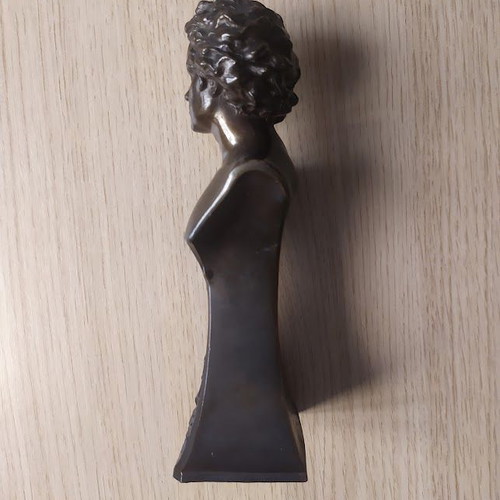 Metal Bust of Ludwig van Beethoven vintage, like new, 18x7 cm