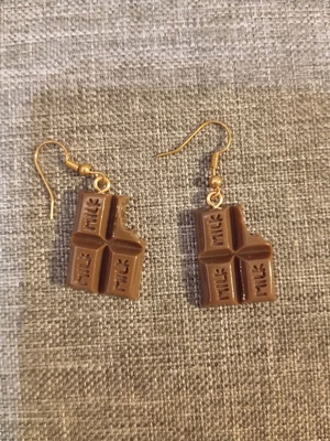 Women’s earrings like new, bitten chocolate design brown