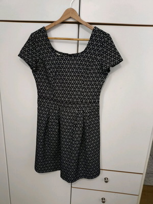 Cotton dress like new, size M, Miss Simbolo, black and white with flowers