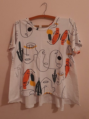 Blouse like new, sizes M and L, white and multicolor